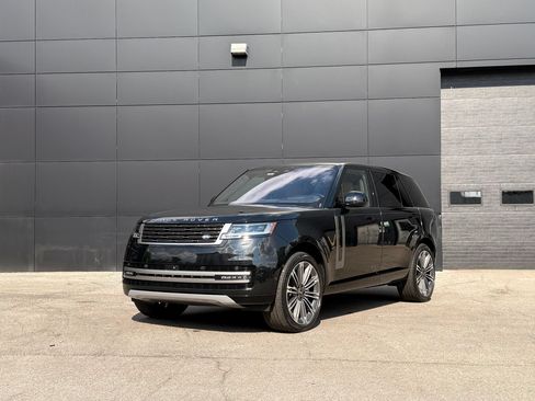Used 2023 Land Rover Range Rover Long Wheelbase SE AWD/4WD image 12