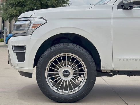 Used 2023 Ford Expedition Platinum RWD image 10