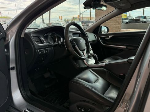 Used 2017 Volvo S60 T5 Dynamic w/ Vision Package image 38