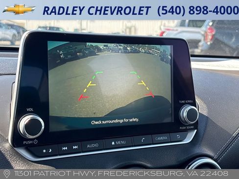 Used 2025 Nissan Sentra SV FWD image 9
