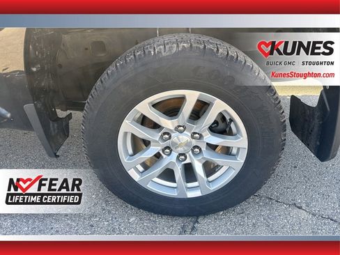 Used 2021 Chevrolet Silverado 1500 LT AWD/4WD image 18