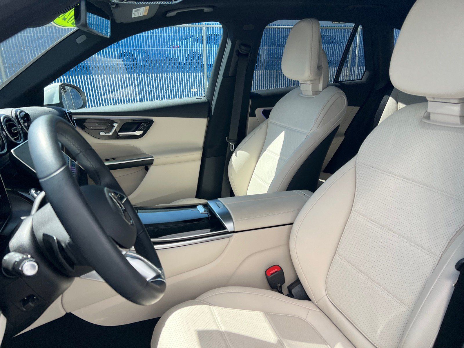 Used 2026 Mercedes-Benz GLC 300 image 12