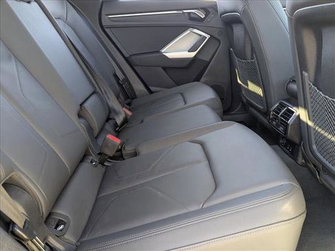 Certified 2025 Audi Q3 2.0T Premium Plus w/ Premium Plus Package image 17