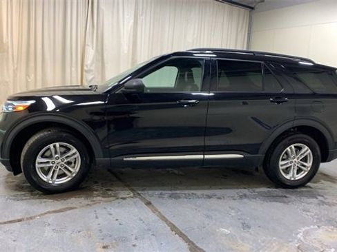 Certified 2021 Ford Explorer XLT w/ Equipment Group 202A image 6