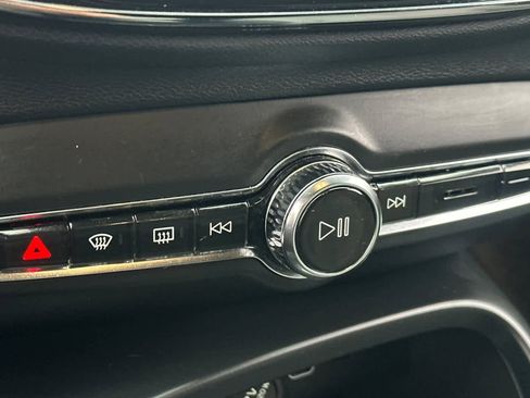 Used 2023 Volvo XC40 B4 Core w/ Convenience Package image 24