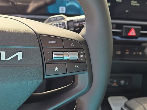 New 2026 Kia Sportage EX image 32