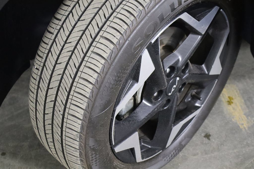 Used 2025 Kia Seltos EX FWD image 41
