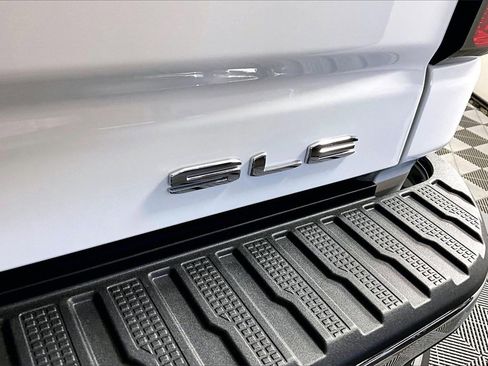 New 2026 GMC Sierra 2500 SLE w/ SLE Value Package; image 9