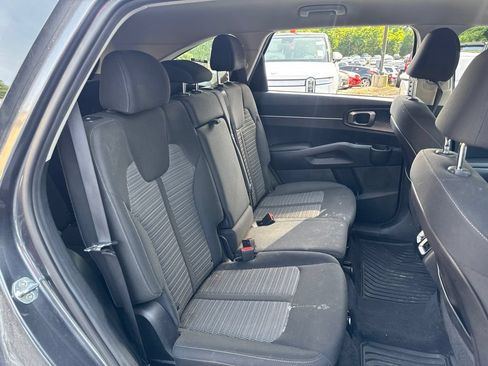 Used 2022 Kia Sorento LX AWD/4WD image 8