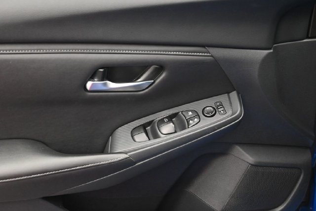 Used 2025 Nissan Sentra SV FWD image 13
