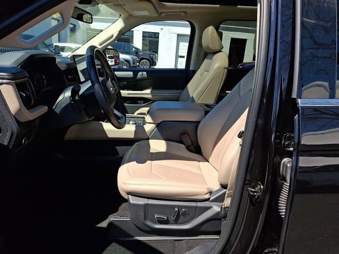 Used 2024 Ford Expedition Max Limited image 16