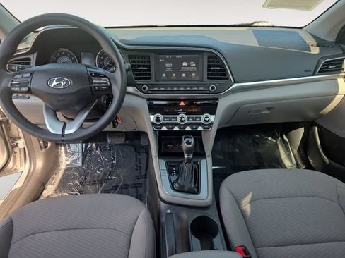 Used 2020 Hyundai Elantra SEL FWD image 10