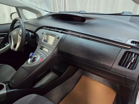 Used 2013 Toyota Prius Two FWD image 18