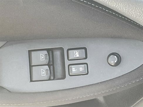 Used 2018 Nissan 370Z w/ Sport Package image 17