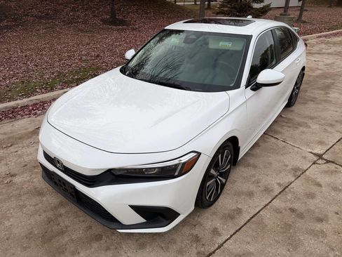 Used 2022 Honda Civic EX image 3