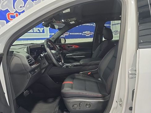 Used 2024 Chevrolet Traverse RS w/ LPO, Floor Liner Package image 17