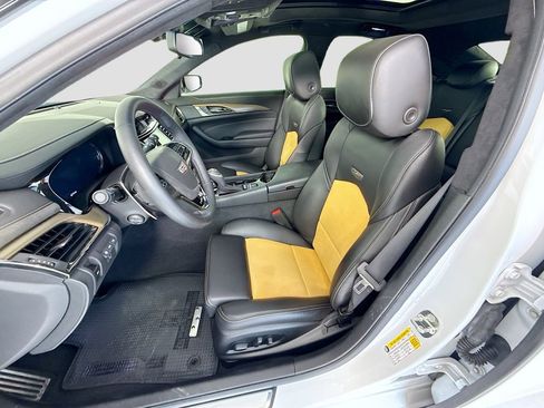 Used 2018 Cadillac CTS V w/ Luxury Package RWD image 19