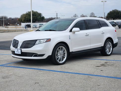 Used 2018 Lincoln MKT AWD w/ Technology Package image 3