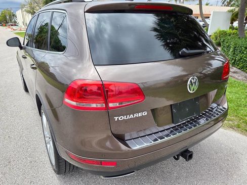 Used 2013 Volkswagen Touareg Executive AWD/4WD image 11