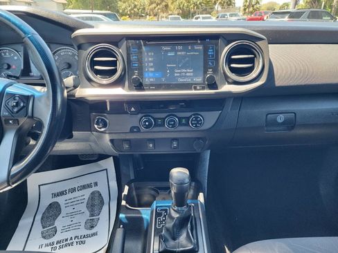 Used 2017 Toyota Tacoma TRD Off-Road w/ Tow Package image 11