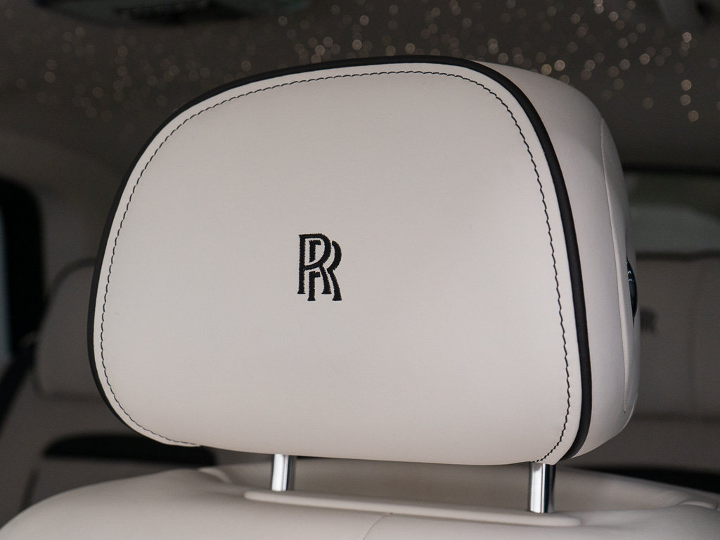 Certified 2022 Rolls-Royce Cullinan Black Badge w/ Dark Exterior Package AWD/4WD image 18