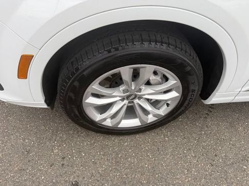 Used 2019 Audi Q7 3.0T Premium w/ Convenience Package AWD/4WD image 8