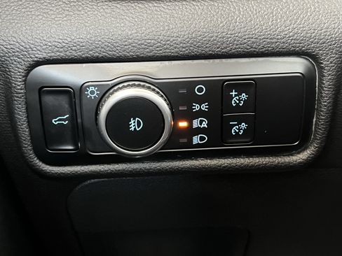 Used 2024 Ford Explorer Limited w/ Equipment Group 301A AWD/4WD image 40