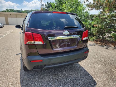 Used 2013 Kia Sorento LX FWD image 22