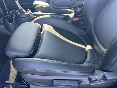 Used 2019 MINI Cooper S w/ Signature Upholstery Package image 12