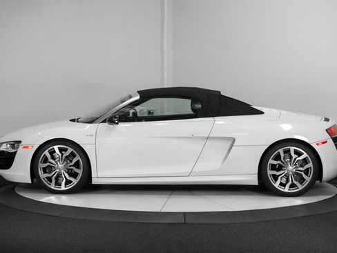 Used 2012 Audi R8 V10 image 6