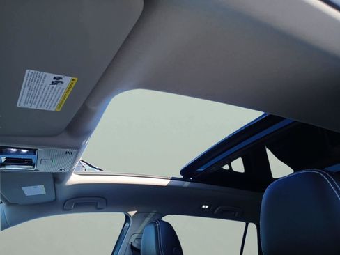 Used 2024 Volkswagen Atlas SE image 22