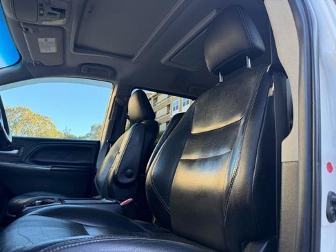 Used 2015 Toyota Sienna SE Premium FWD image 40