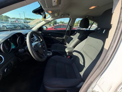 Used 2015 Chevrolet Cruze LT FWD image 19