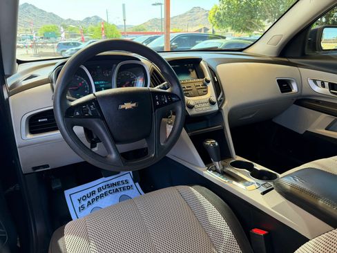 Used 2017 Chevrolet Equinox LS FWD image 11