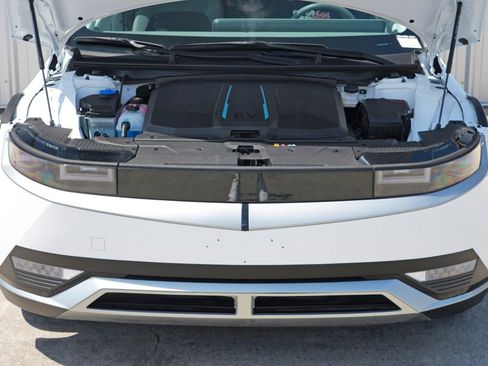 Used 2024 Hyundai Ioniq 5 SE image 7