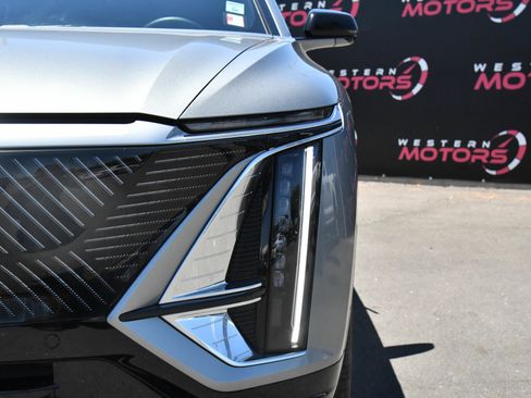 Used 2024 Cadillac Lyriq Tech RWD image 11