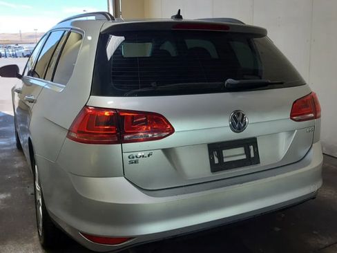 Used 2017 Volkswagen Golf SE FWD image 2