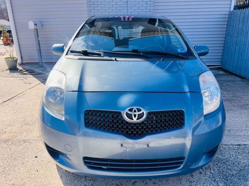 Used 2008 Toyota Yaris 2-Door Hatchback image 3
