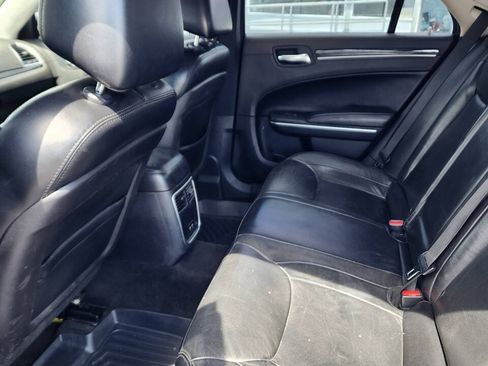 Used 2015 Chrysler 300 Limited RWD image 19