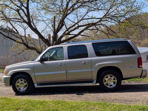 Used 2004 Cadillac Escalade ESV AWD image 34