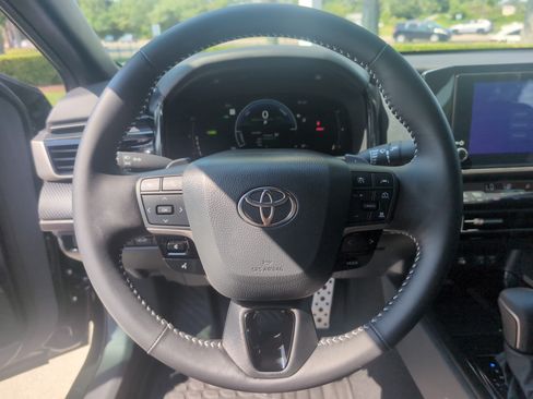 Certified 2026 Toyota Camry SE w/ Convenience Package FWD image 18