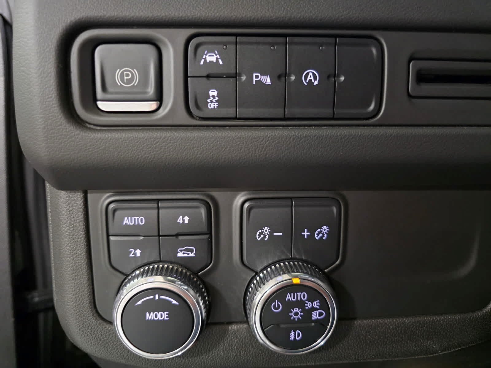Used 2023 GMC Yukon XL SLT AWD/4WD image 27