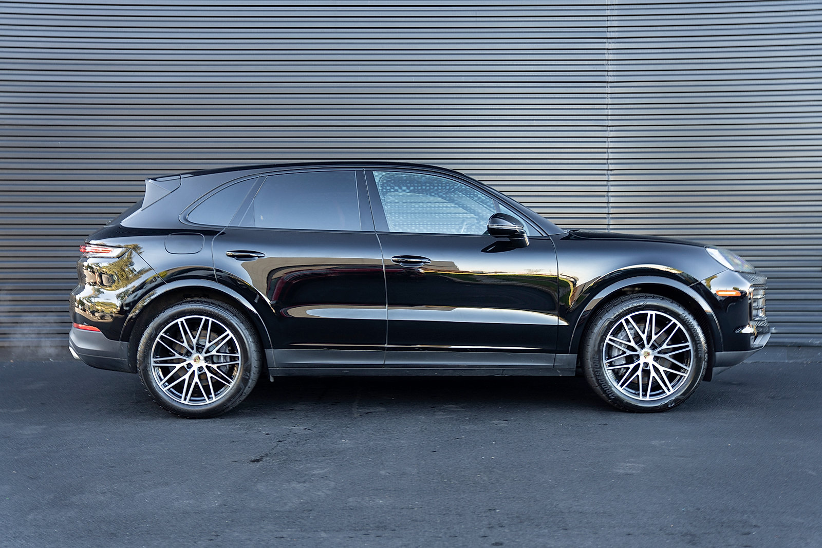 Used 2024 Porsche Cayenne AWD/4WD image 27