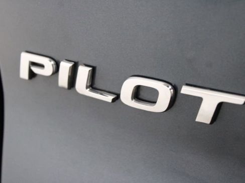 Used 2017 Honda Pilot EX image 6