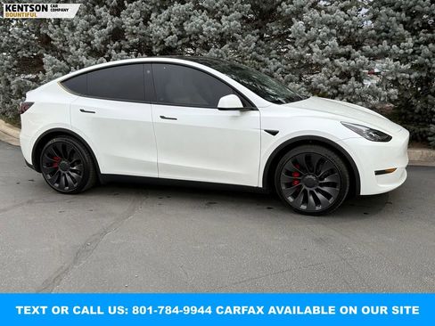 Used 2023 Tesla Model Y Performance image 11