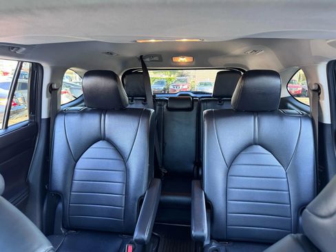 Used 2024 Toyota Highlander XLE image 44
