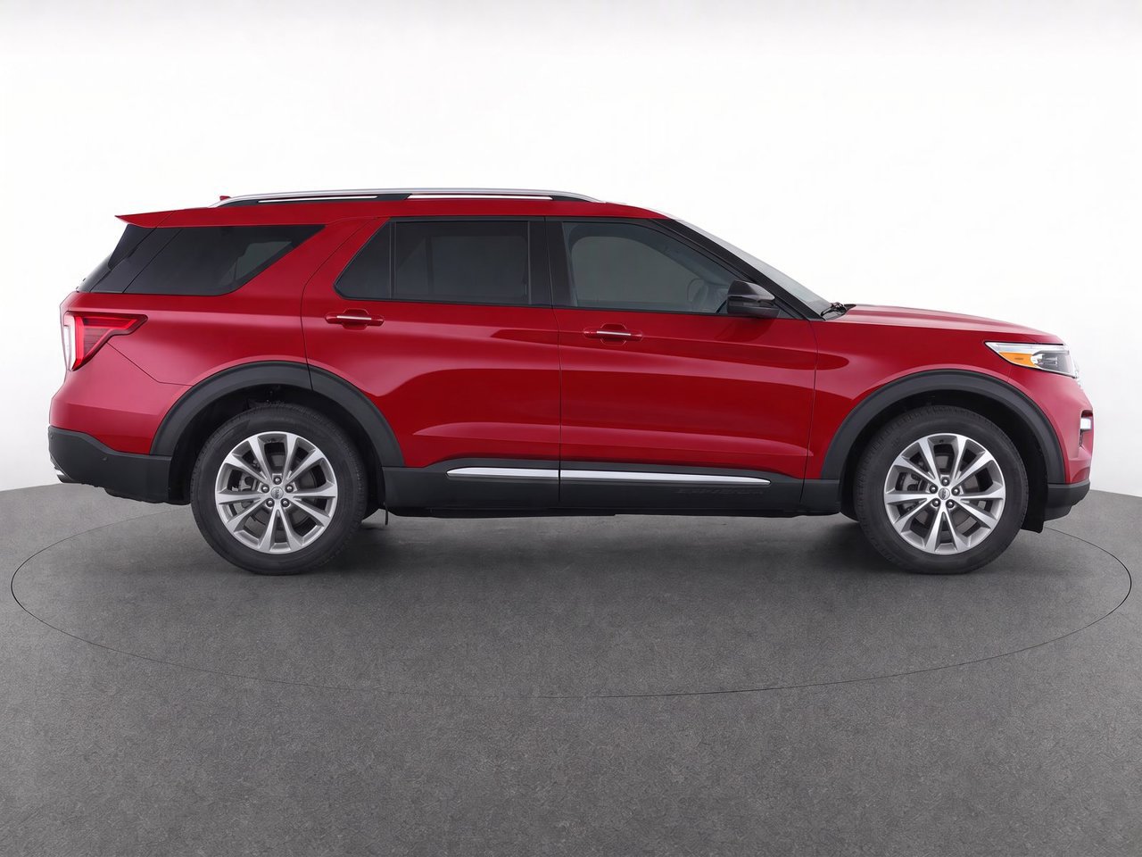 Used 2022 Ford Explorer Platinum w/ Equipment Group 601A AWD/4WD image 8