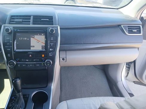 Used 2016 Toyota Camry XLE image 14