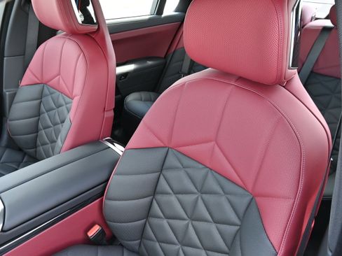 New 2026 BMW 740i image 11