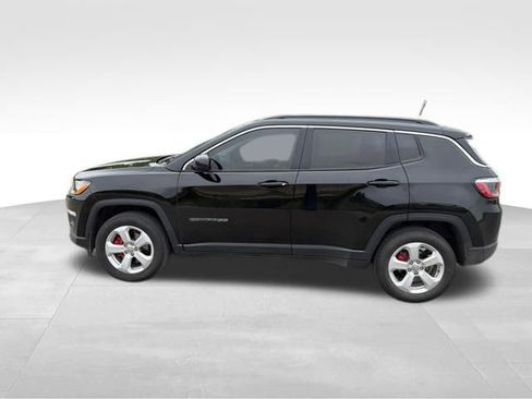 Used 2019 Jeep Compass Latitude w/ Popular Equipment Group AWD/4WD image 6